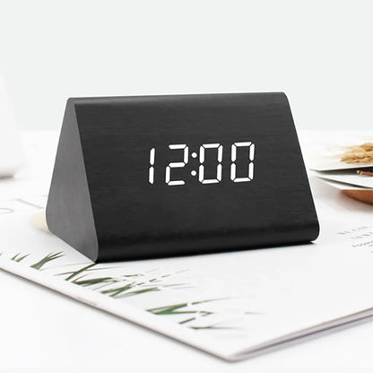 Reloj Despertador LED de Madera con Temperatura y Carga Inalámbrica – USB/AAA para Escritorio