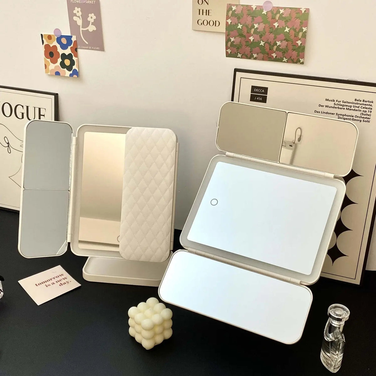 Espejo de Maquillaje Trifold LED con Aumento 3X – Luz Tricolor y Base Organizadora