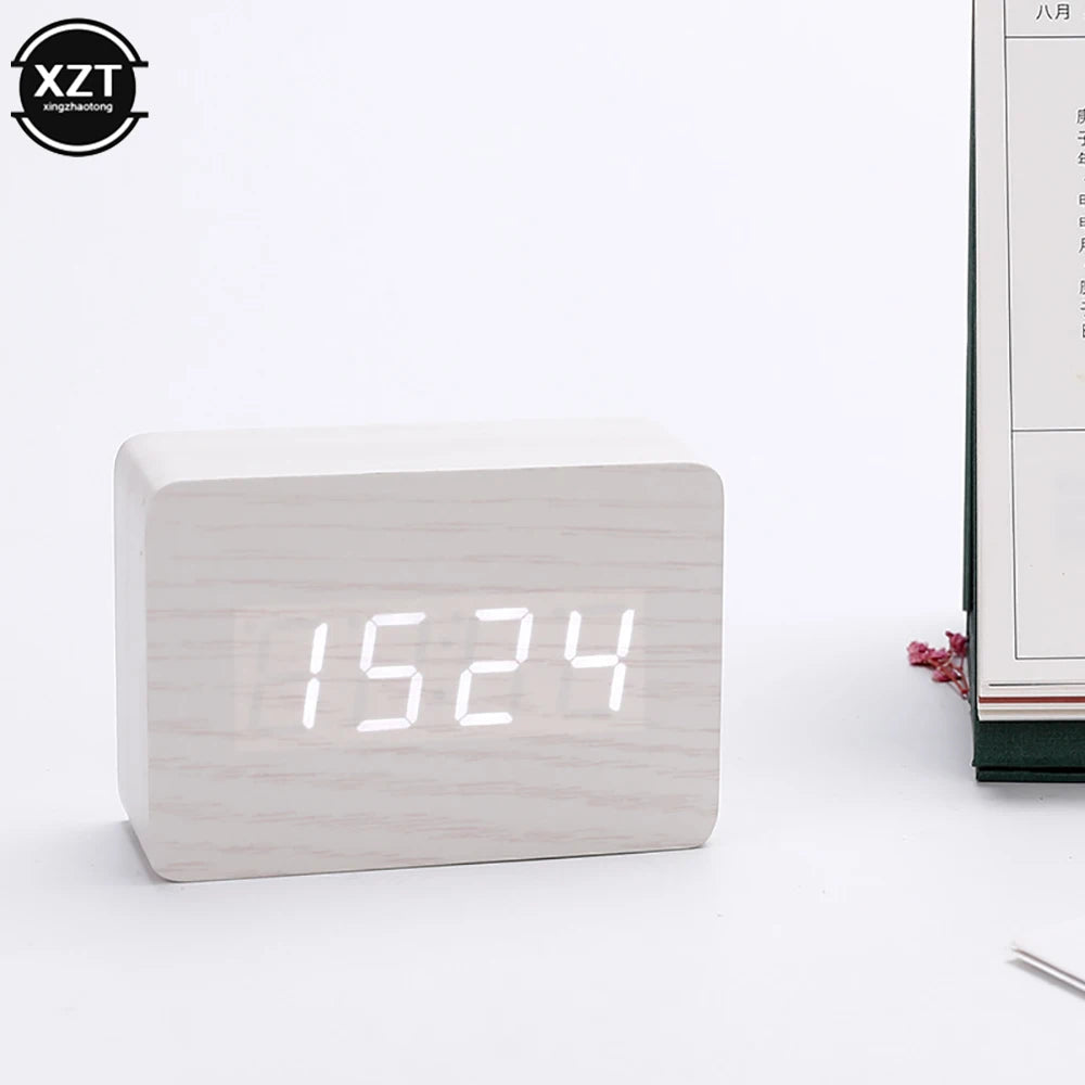 Reloj Despertador LED de Madera con Control de Voz – Digital, USB/AAA para Escritorio