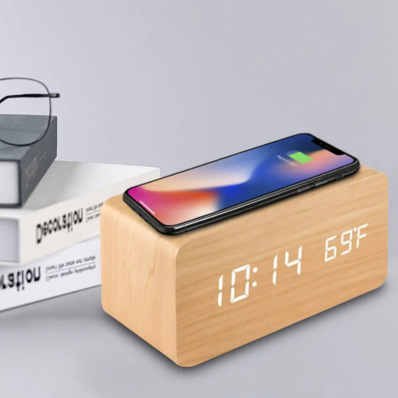 Reloj Despertador Digital de Madera con Carga Inalámbrica – Hora, Fecha, Temperatura para Oficina y Mesita