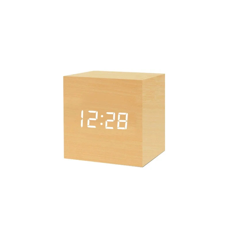 Reloj Despertador LED de Madera con Temperatura y Carga Inalámbrica – USB/AAA para Escritorio